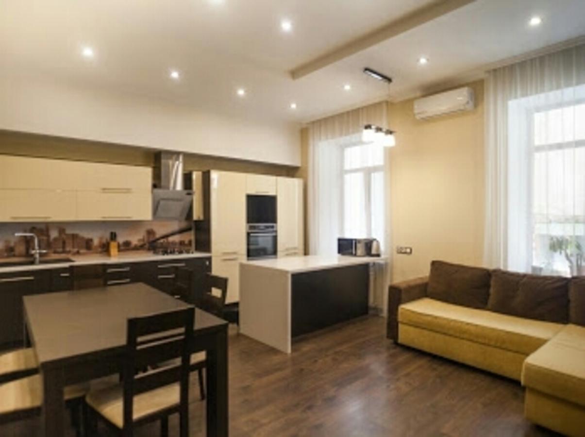 Апартаменты В Центре На Ришельевской Odessa Exterior foto